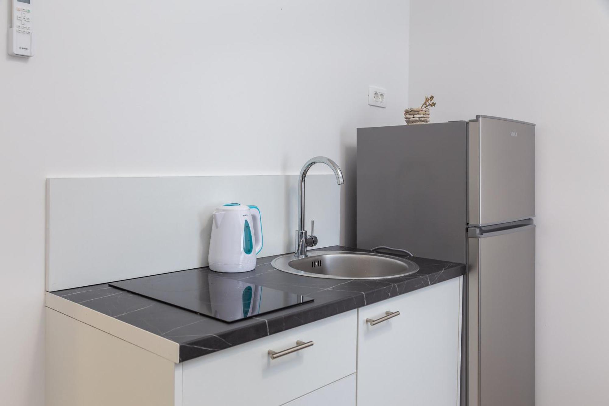 Beachfront Apartments Providenca With Free Parking Makarska Chambre photo