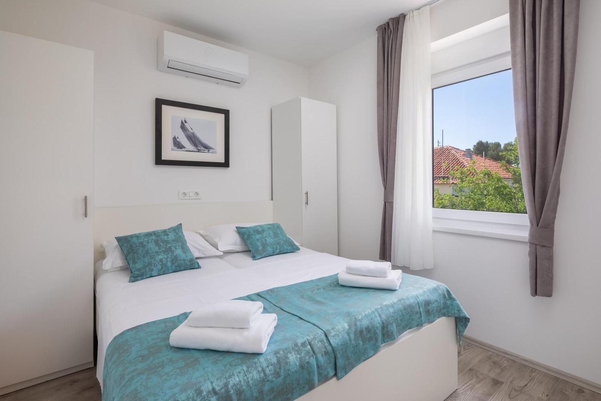 Beachfront Apartments Providenca With Free Parking Makarska Extérieur photo
