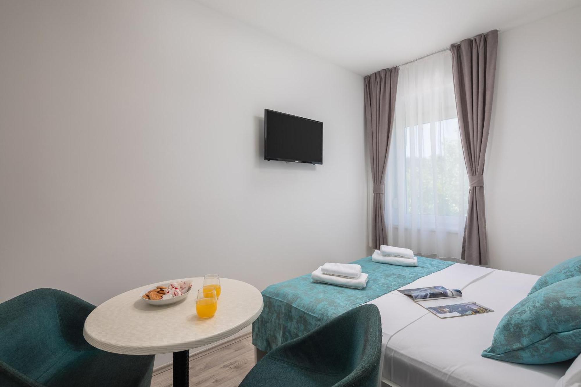 Beachfront Apartments Providenca With Free Parking Makarska Extérieur photo
