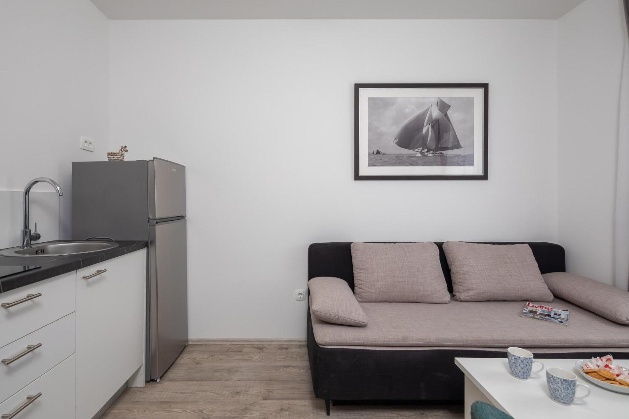 Beachfront Apartments Providenca With Free Parking Makarska Chambre photo