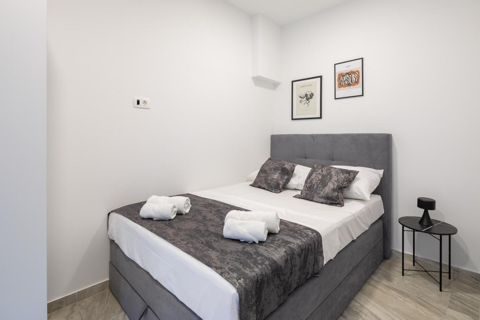Beachfront Apartments Providenca With Free Parking Makarska Chambre photo