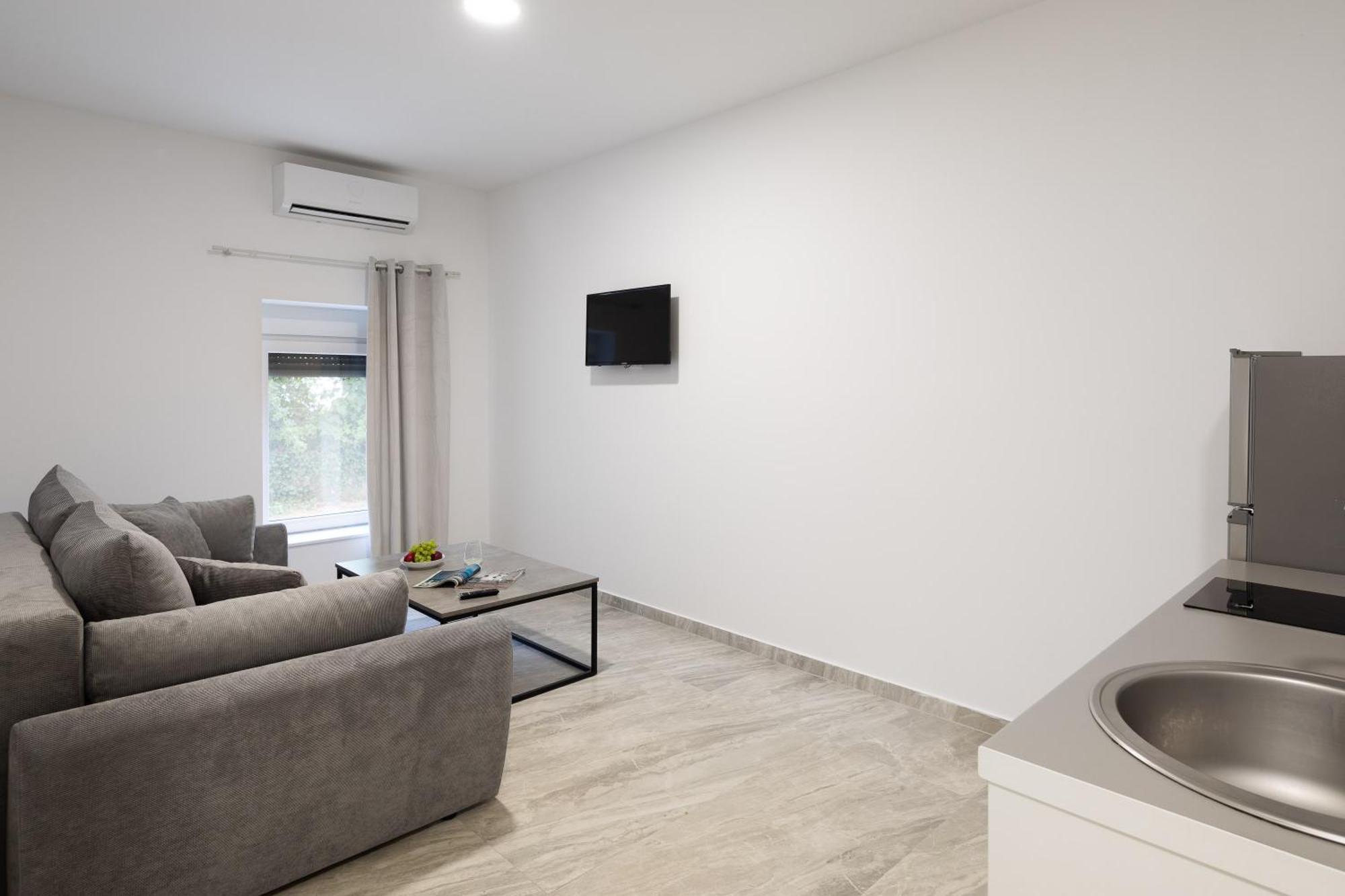Beachfront Apartments Providenca With Free Parking Makarska Chambre photo