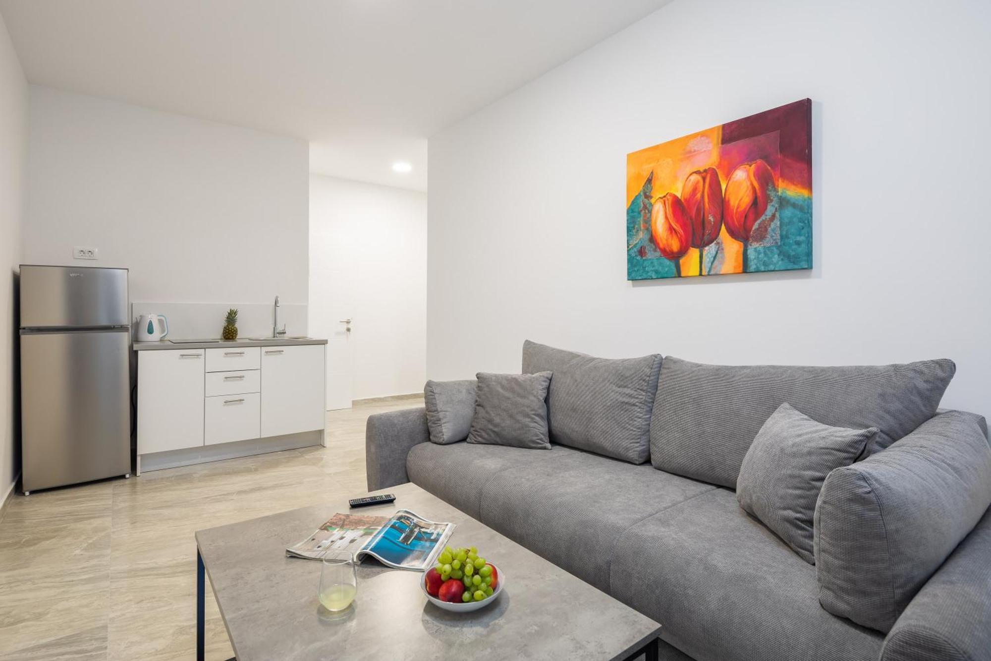 Beachfront Apartments Providenca With Free Parking Makarska Chambre photo